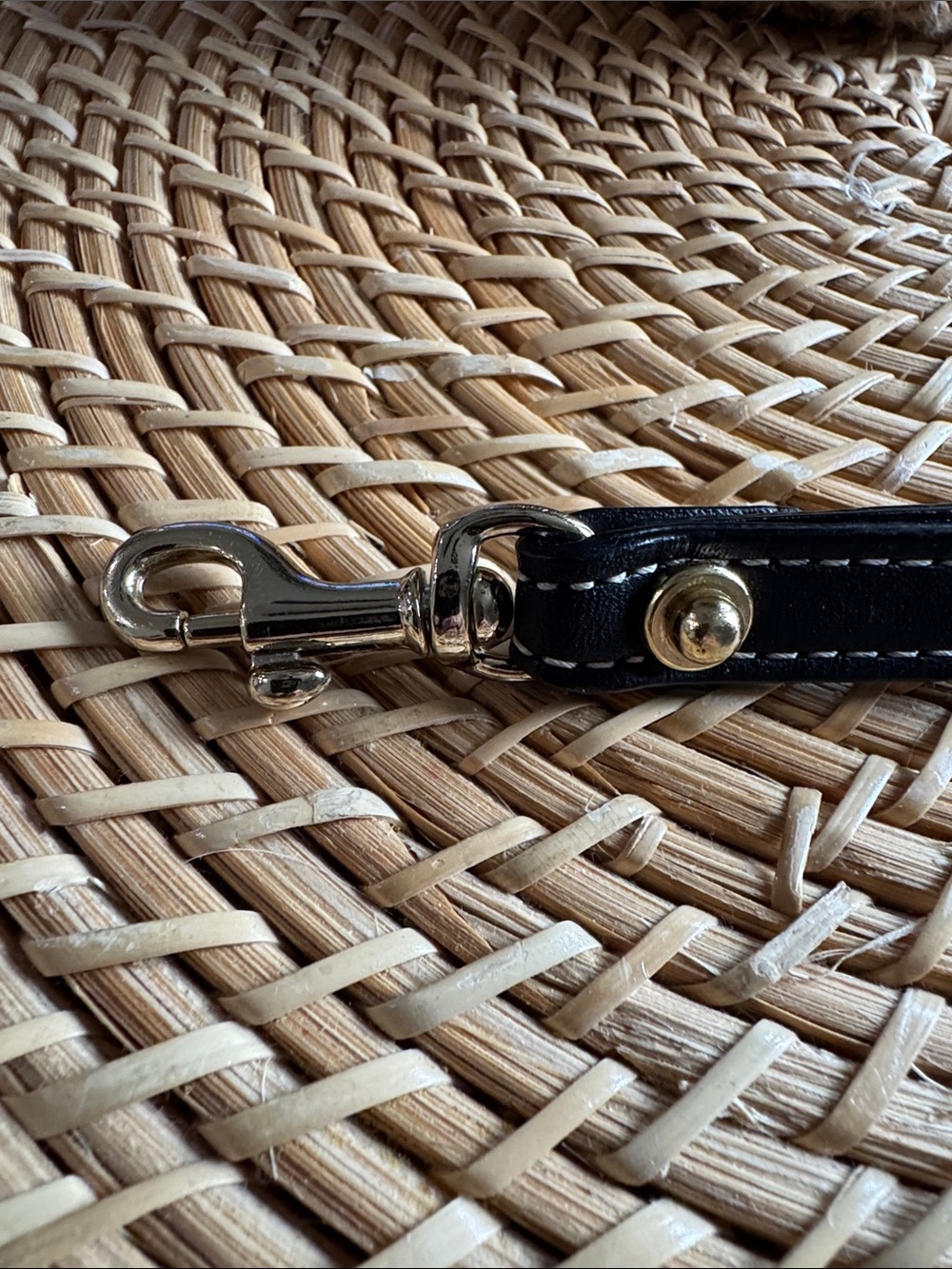 Dooney & Bourke wristlet replacement strap - Picture 5 of 5